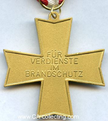 Photo 2 : MECKLENBURG-VORPOMMERN. Brandschutz-Ehrenzeichen in Gold...