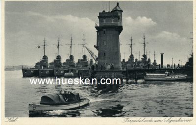 PHOTO-POSTKARTE 'Kiel - Torpedoboote am Signalturm'.