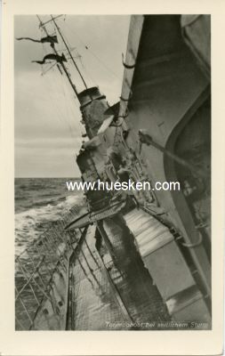 PHOTO-POSTKARTE 'Torpedoboot bei seitlichem Sturm'.