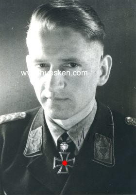 HENZE, Karl. Major der Luftwaffe, Kommandeur...