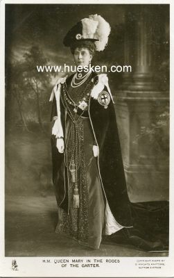 PHOTO-POSTKARTE H.M. Queen Mary in the robes of the...