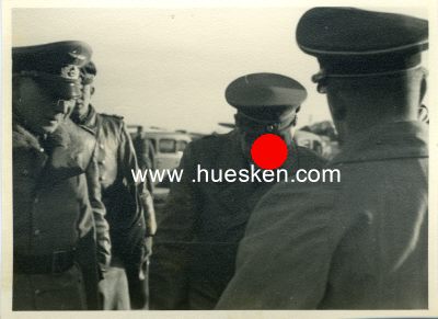 Foto 2 : 3 PHOTOS 11x8cm um 1941: Hitler mit Generalfeldmarschall...