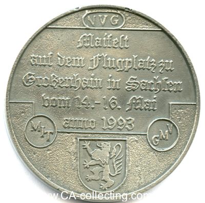 Photo 2 : GROSSENHAIN. Medaille zum Maifest auf dem Flugplatz zu...