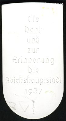 Foto 2 : KPM-BISQUIT-PORZELLANPLAKETTE 'BERLIN 1237-1937'....