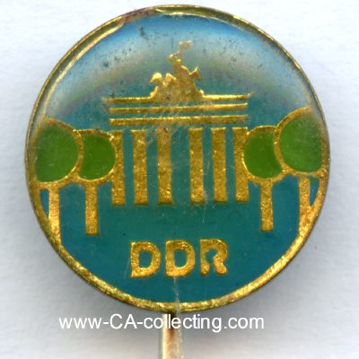 DDR-ABZEICHEN um 1980 mit dem Brandenburger Tor. Messing...