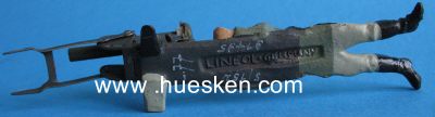 Foto 6 : LINEOL-SOLDAT liegend am Blech-Maschinengewehr mit...