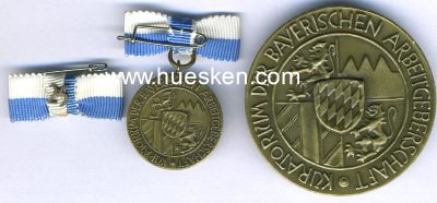 Foto 2 : BAYERN. Bronzene Treudienstmedaille für 25 Jahre des...
