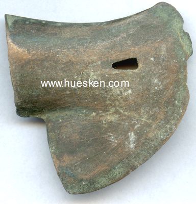Photo 2 : SICHELBEIL - MITTLERE BRONZEZEIT ca. 1500 v. Chr. Bronze....