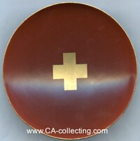 ANTIQUE JAPANESE RED CROSS LACQUER SAKE CUP.