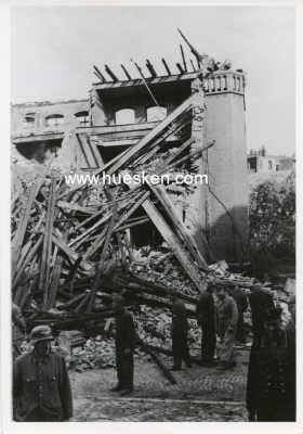 PHOTO 18x13cm: Zerstörtes Wohnhaus nach...