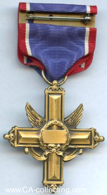 Photo 2 : DISTINGUISHED SERVICE CROSS ARMY. Bronze 51x46 mm am Band...