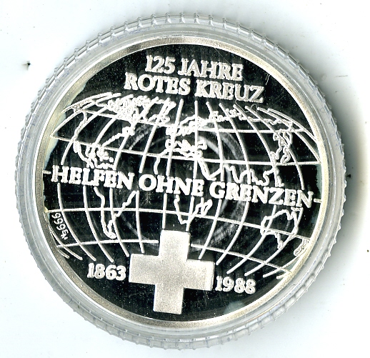 Photo 2 : SILBERNE ERINNERUNGSMEDAILLE '125 Jahre Rotes Kreuz'....