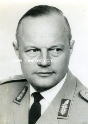Photo 2 : BENNECKE, Jürgen. General der Bundeswehr,...