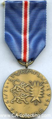 SCHLESWIG-HOLSTEIN. Sturmflut-Medaille 1962. Bronze 35mm...