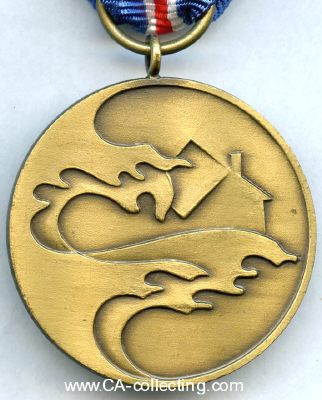 Foto 2 : SCHLESWIG-HOLSTEIN. Sturmflut-Medaille 1962. Bronze 35mm...