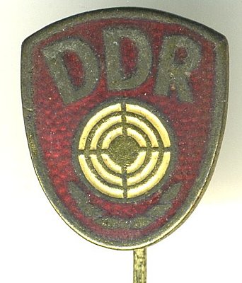 DDR. Vergoldete  Anstecknadel ' DDR', 18mm