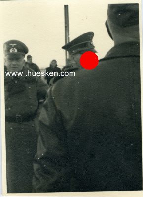 Foto 3 : 3 PHOTOS 11x8cm um 1941: Hitler mit Generalfeldmarschall...