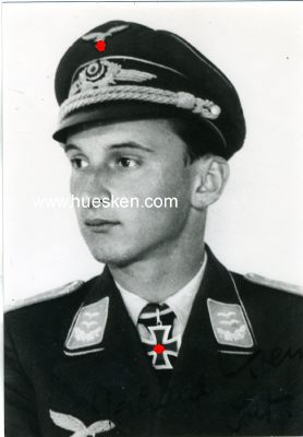 KREMS, Gerhard. Oberleutnant der Luftwaffe im...