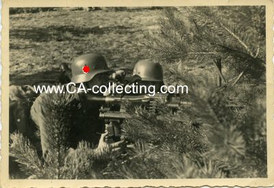 PHOTO 7x10cm: zwei SS-Soldaten am getarnten...
