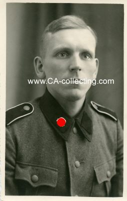 STUDIO-PORTRÄTPHOTO 14x9cm: Waffen-SS Soldat...