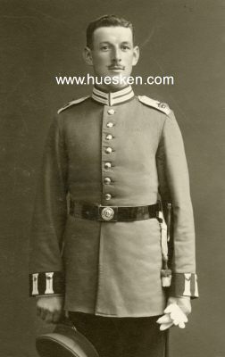 KABINETT-PORTRÄTPHOTO 9x6cm um 1910 eines Soldaten...
