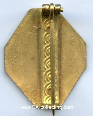 Photo 2 : ABZEICHEN 1914. Bronze vergoldet und emailliert. 24x20mm...