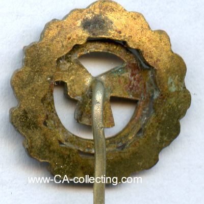 Photo 2 : DEUTSCHER LUFTWAFFENRING. Goldene Ehrennadel. Bronze...