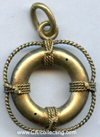 GILDED NECKLACE PENDANT