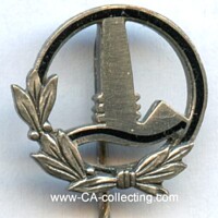 UNKNOWN HONOR BADGE.