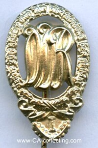 SPORTS BADGE FOR ADULTS IN GOLD WITH HANGER I.