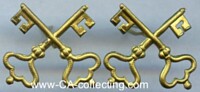 1 PAIR GILDED METAL COLLAR BOARD DEVICES