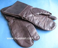 1 PAIR WH LEATHER GLOVES
