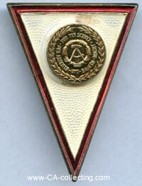 GRADUATE BADGE FOR OFFICERS